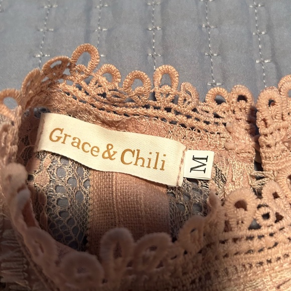 Women’s Lace top with pearl button closure at neck - Picture 3 of 5